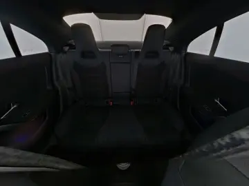 MERCEDES-BENZ CLA 200 Coupé AMG Night Pano AHK Burm DISTR 19