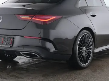 MERCEDES-BENZ CLA 200 Coupé AMG Night Pano AHK Burm DISTR 19