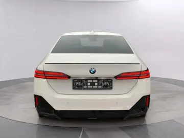 BMW 520d A  M-SPORT PRO PAKET LED DRIVING-ASSIST AHK