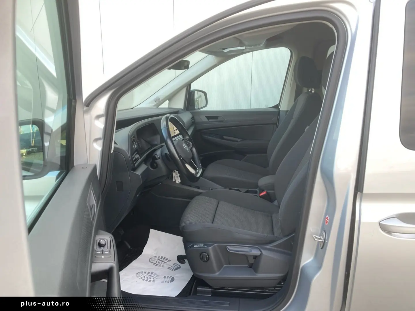 VW Caddy Maxi TDI 90 kw DSG AHK LED Navi ACC