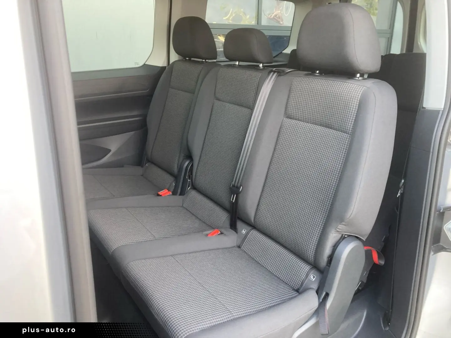 VW Caddy Maxi TDI 90 kw DSG AHK LED Navi ACC