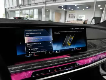 BMW 740 d xDrive B&W