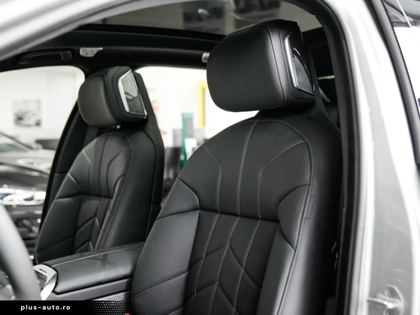 BMW 740 d xDrive B&W