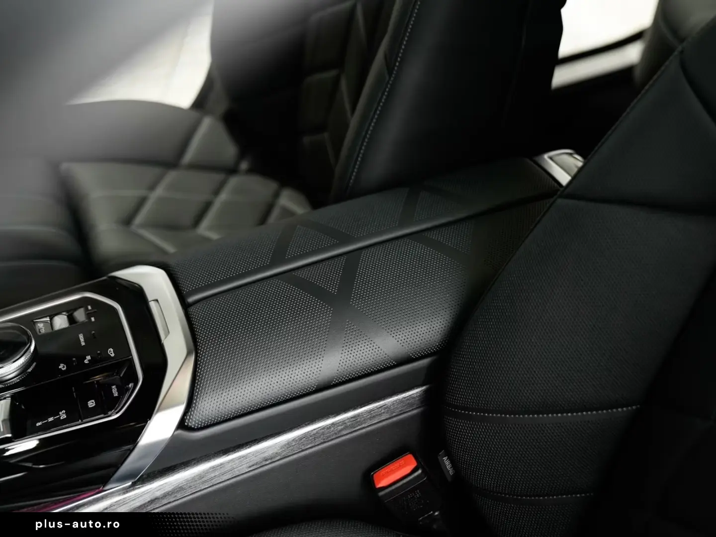 BMW 740 d xDrive B&W