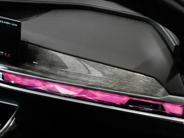 BMW 740 d xDrive B&W