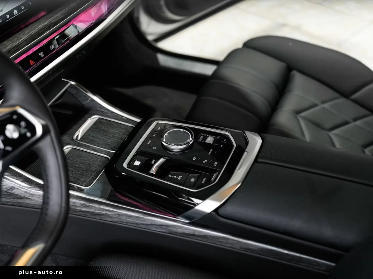 BMW 740 d xDrive B&W