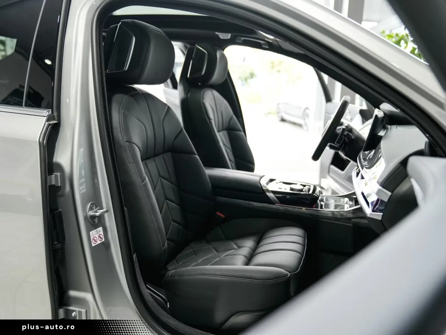 BMW 740 d xDrive B&W