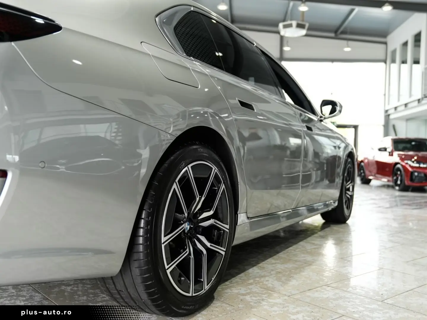 BMW 740 d xDrive B&W