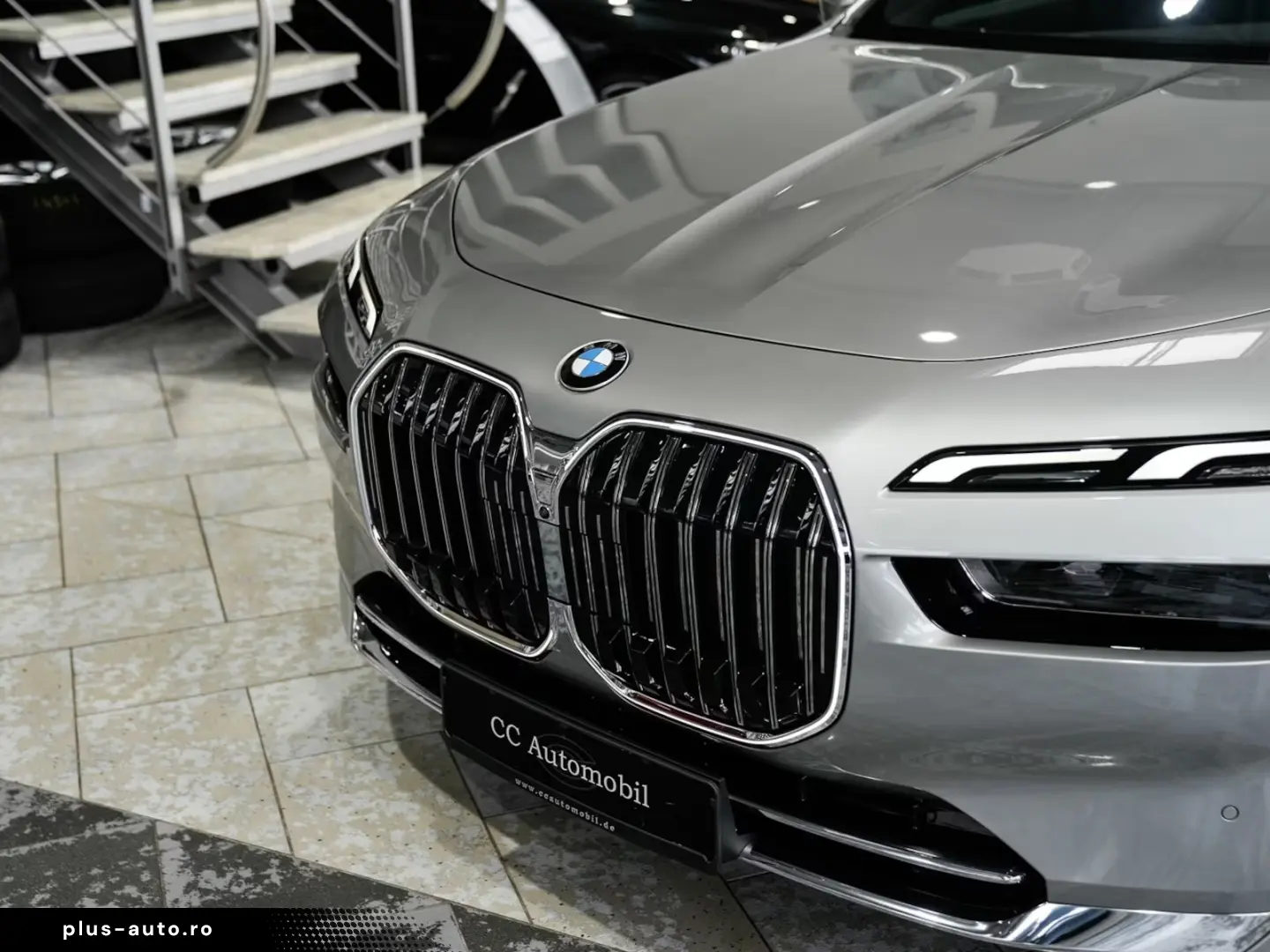 BMW 740 d xDrive B&W