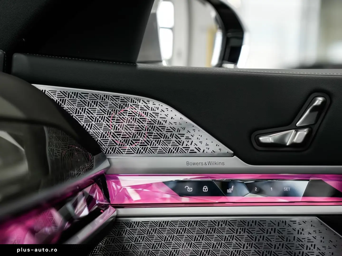 BMW 740 d xDrive B&W