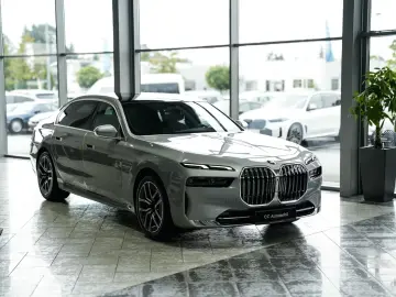 BMW 740 d xDrive B&W