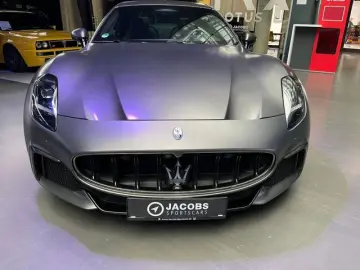 MASERATI MY24 Granturismo Trofeo Grigio Maratea Matt Neue