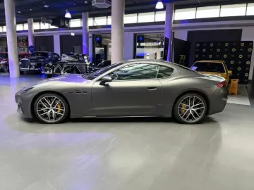 MASERATI MY24 Granturismo Trofeo Grigio Maratea Matt Neue