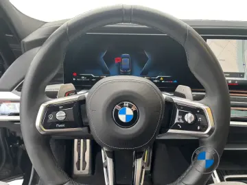 BMW 740 d xDrive M Sport 21  AHK