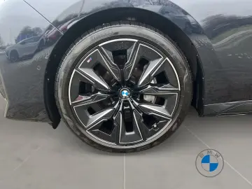 BMW 740 d xDrive M Sport 21  AHK