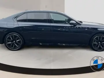 BMW 740 d xDrive M Sport 21  AHK