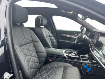 BMW 740 d xDrive M Sport 21  AHK