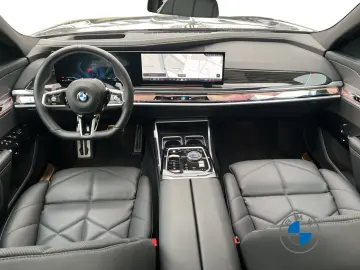BMW 740 d xDrive M Sport 21  AHK