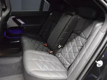 BMW 740 d xDrive M Sport Pano Memory Luft