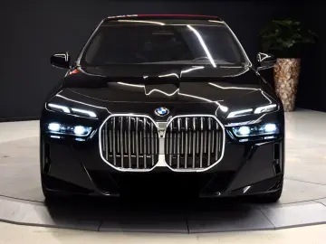 BMW 740 d xDrive M Sport Pano Memory Luft