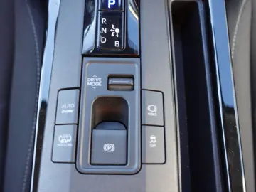 TOYOTA Prius 2.0l Plug-in Hybrid Executive