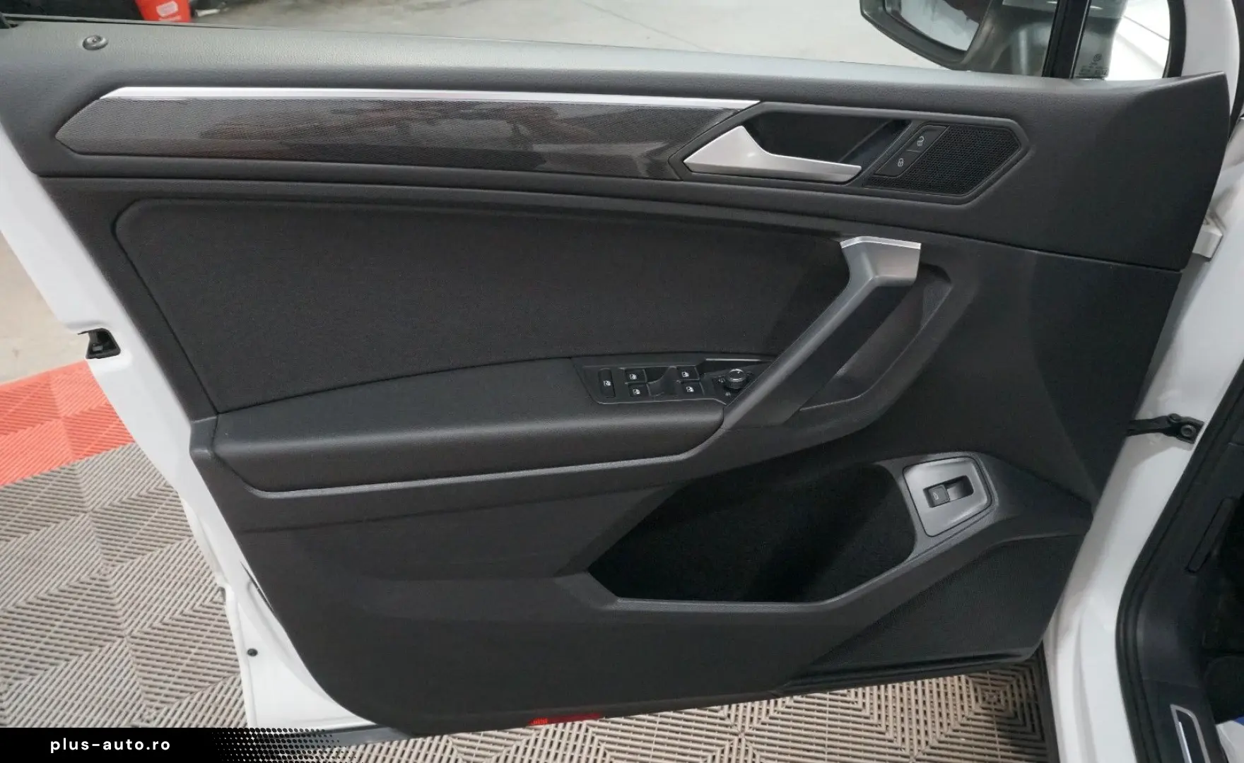 VW Tiguan Allspace R line 4Motion 2.0 TDI AHK