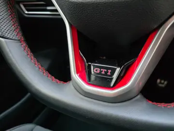 VW Golf VIII Limo GTI Clubsport App-Connect Navi