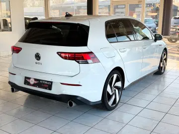 VW Golf VIII 2.0TSI Lim. GTI DSG AMBIENTE NAVI DAB