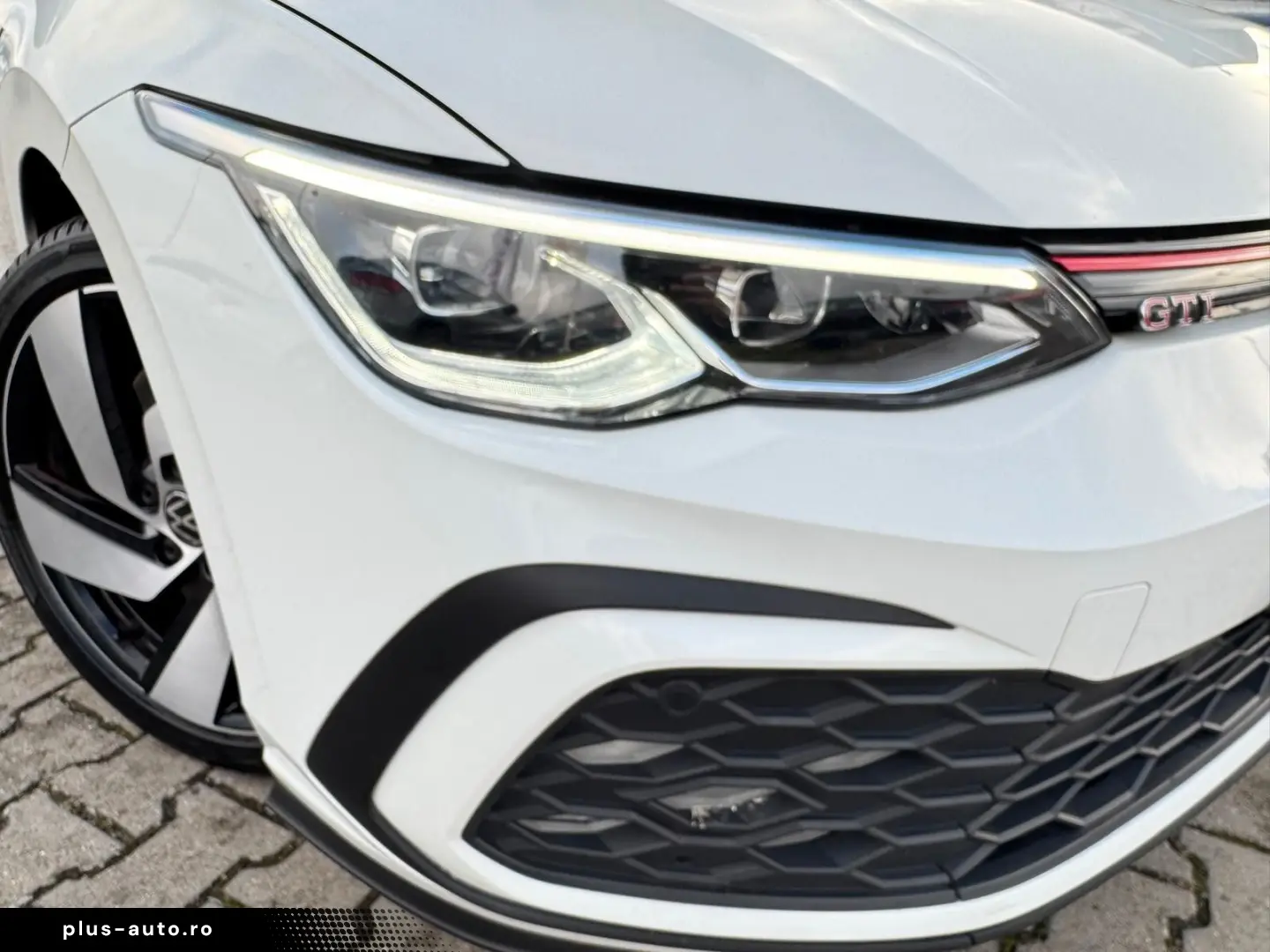 VW Golf VIII 2.0TSI Lim. GTI DSG AMBIENTE NAVI DAB