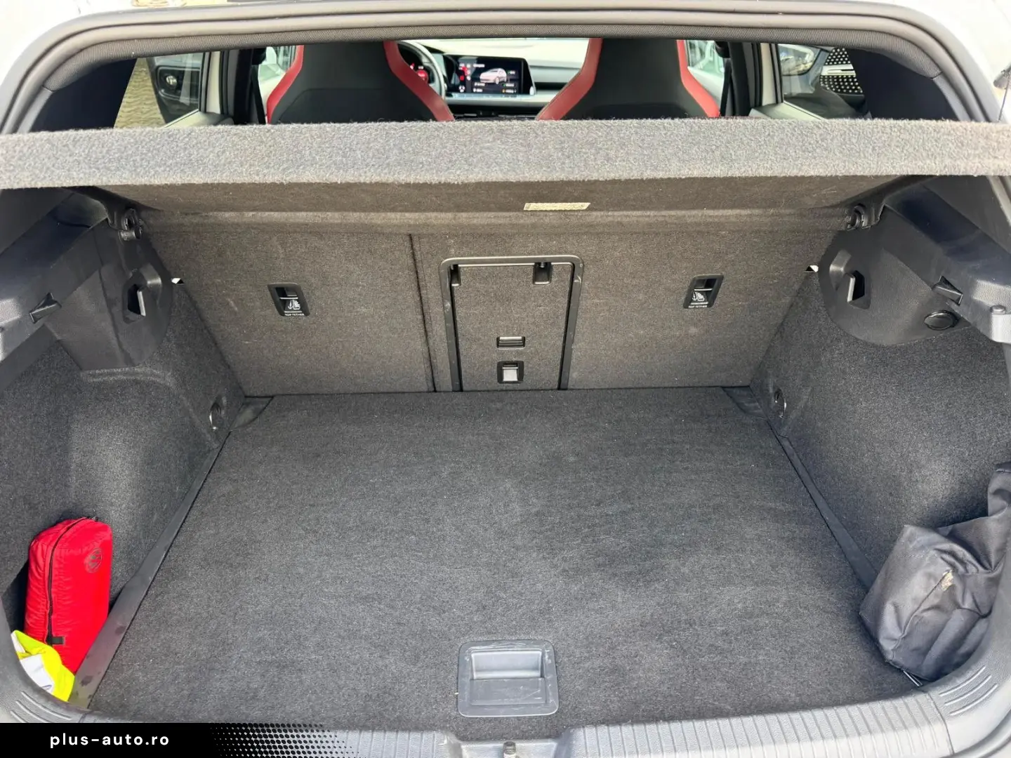 VW Golf VIII 2.0TSI Lim. GTI DSG AMBIENTE NAVI DAB