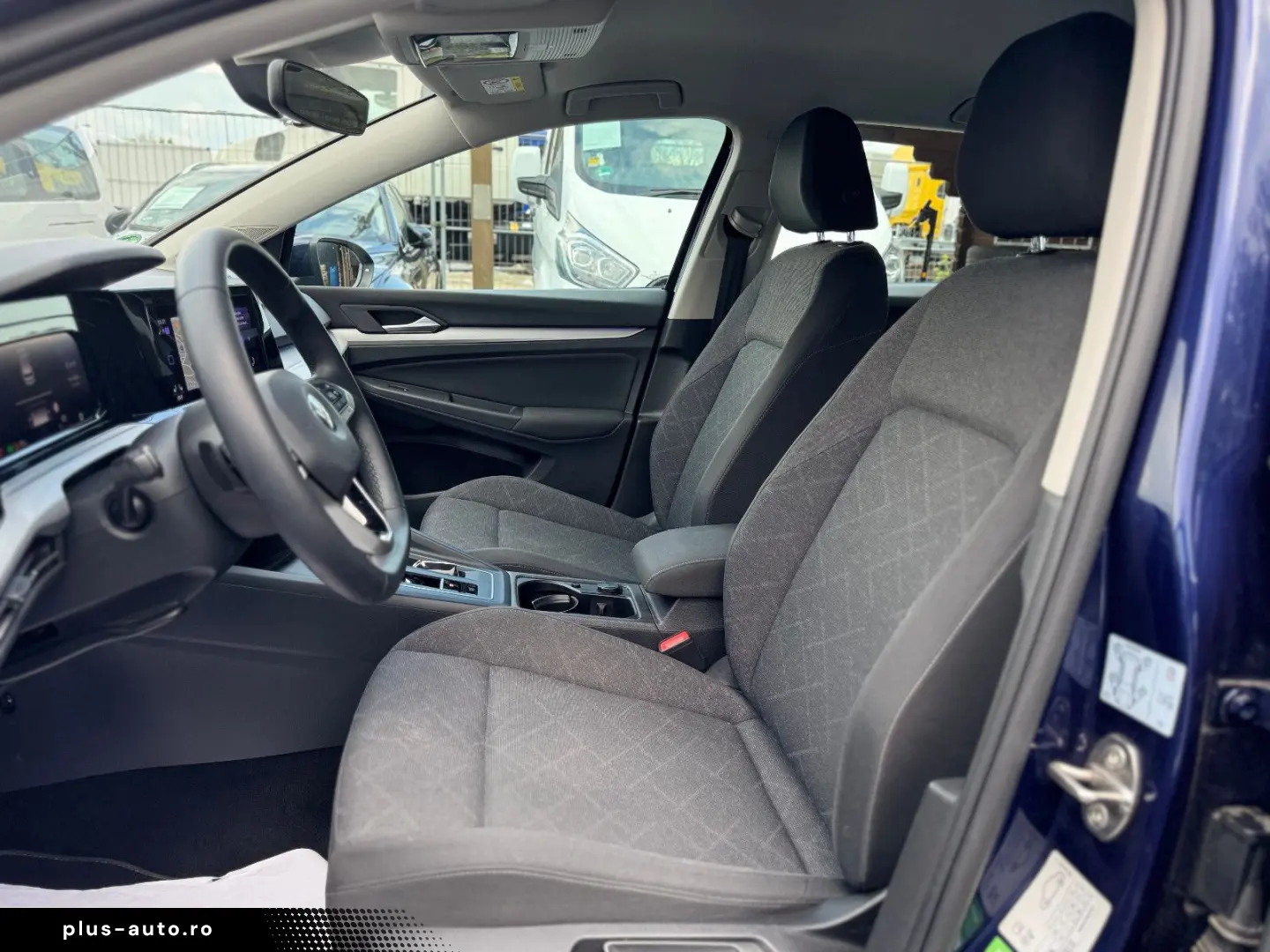 VW Golf VIII Lim. Life eTSI LED Ambilight ACC Spur