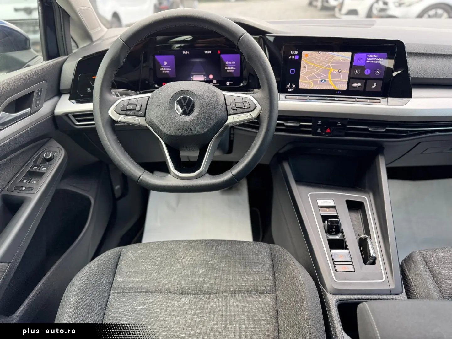 VW Golf VIII Lim. Life eTSI LED Ambilight ACC Spur