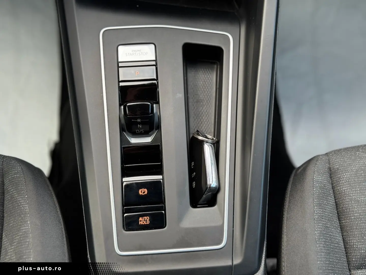 VW Golf VIII Lim. Life eTSI LED Ambilight ACC Spur