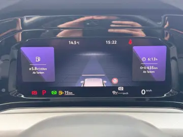 VW Golf VIII Lim. Life eTSI LED Ambilight ACC Spur