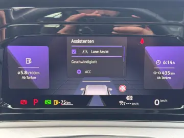 VW Golf VIII Lim. Life eTSI LED Ambilight ACC Spur