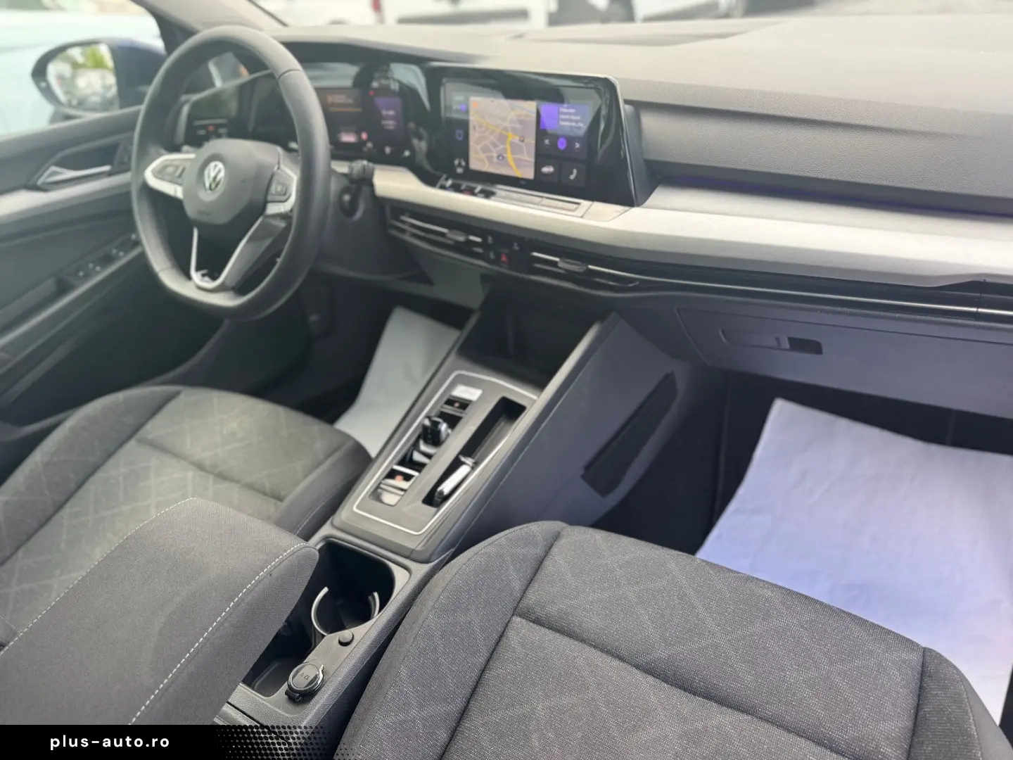 VW Golf VIII Lim. Life eTSI LED Ambilight ACC Spur