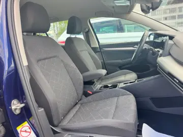 VW Golf VIII Lim. Life eTSI LED Ambilight ACC Spur