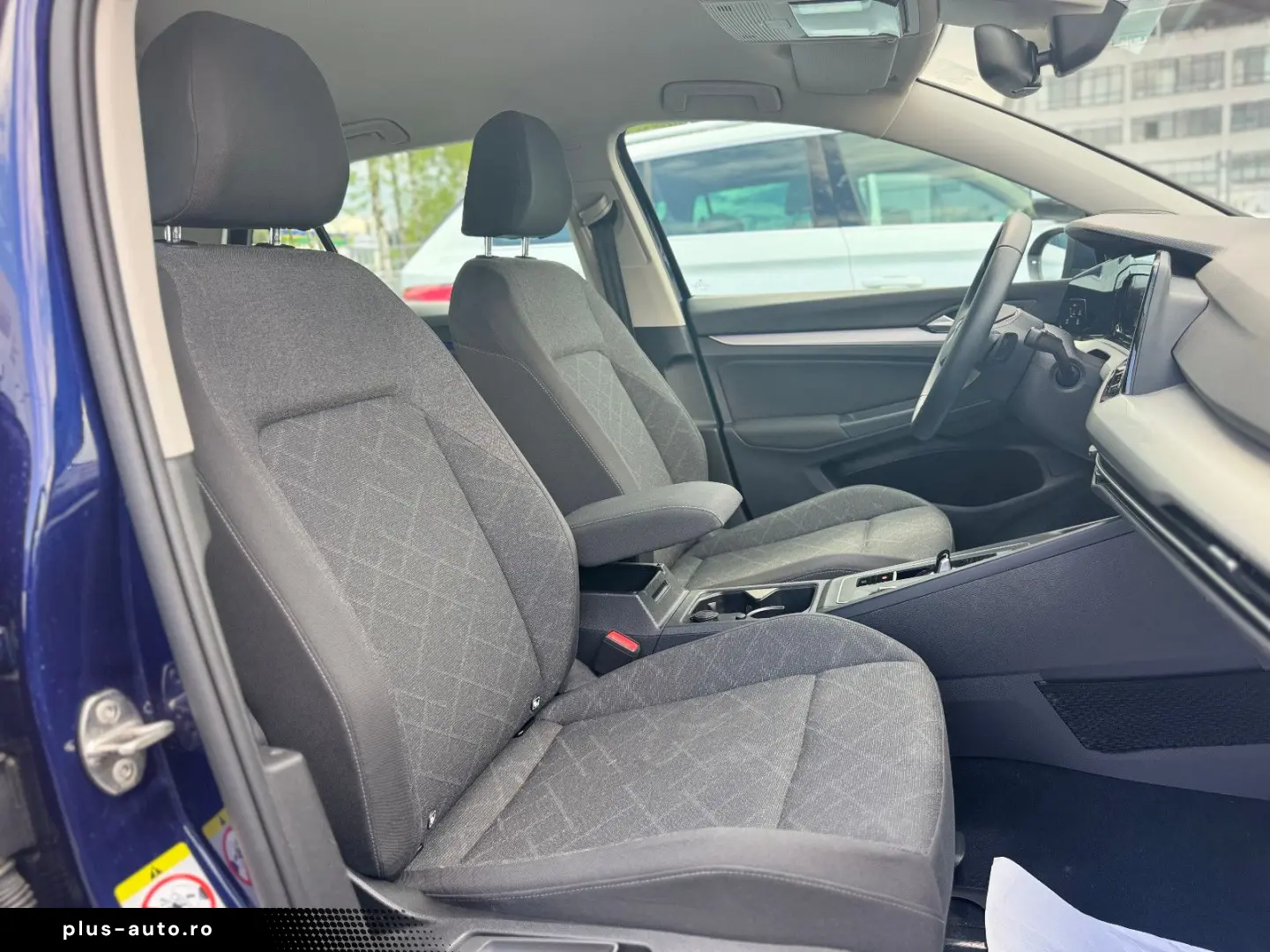 VW Golf VIII Lim. Life eTSI LED Ambilight ACC Spur