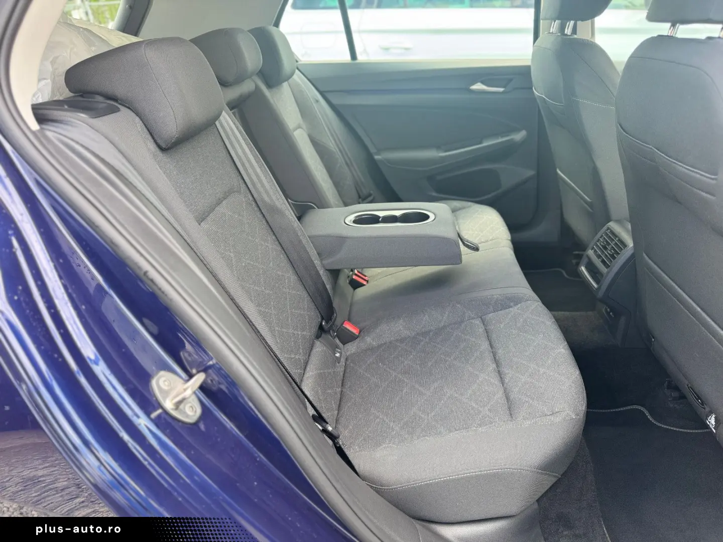 VW Golf VIII Lim. Life eTSI LED Ambilight ACC Spur