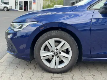 VW Golf VIII Lim. Life eTSI LED Ambilight ACC Spur