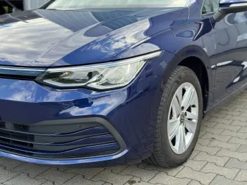 VW Golf VIII Lim. Life eTSI LED Ambilight ACC Spur