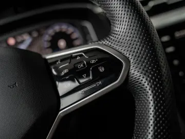 VW Arteon Shooting Brake 2.0 TDI R-Line DSG Pano