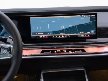 BMW 740 d xDr M Sport AHK StHz SkyL