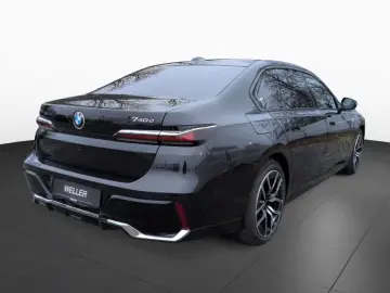 BMW 740 d xDr M Sport AHK StHz SkyL