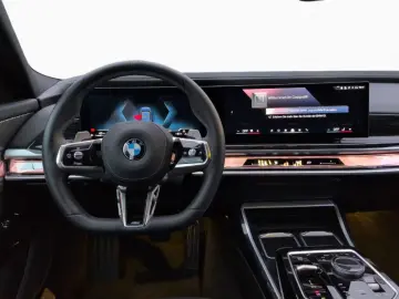 BMW 740 d xDr M Sport AHK StHz SkyL