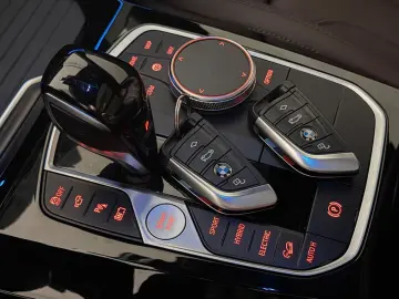 BMW X3 30e xD M SPORT ACC PANO HARMAN 360 HUD KEY 20