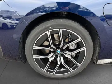 BMW 750 e xDrive M-Sport SkyLounge DA