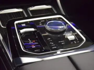 BMW 740 d xDrive M Sport Pano Memory