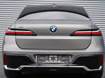 BMW 740 d xDrive M Sport SKYLOUNGE LUFT