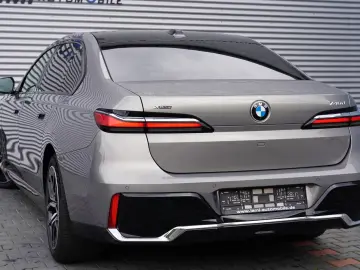 BMW 740 d xDrive M Sport SKYLOUNGE LUFT